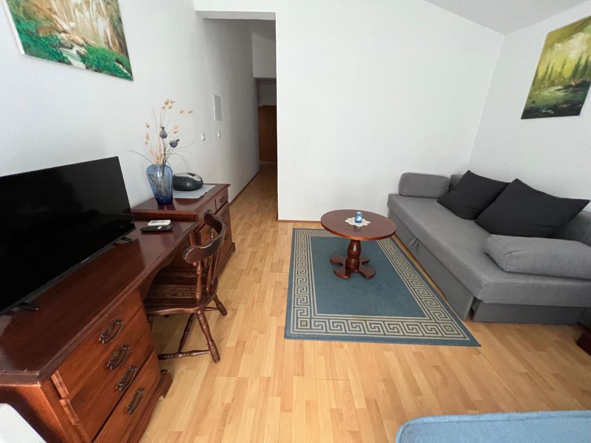 Apartments Akiki 카를로바크 외부 사진