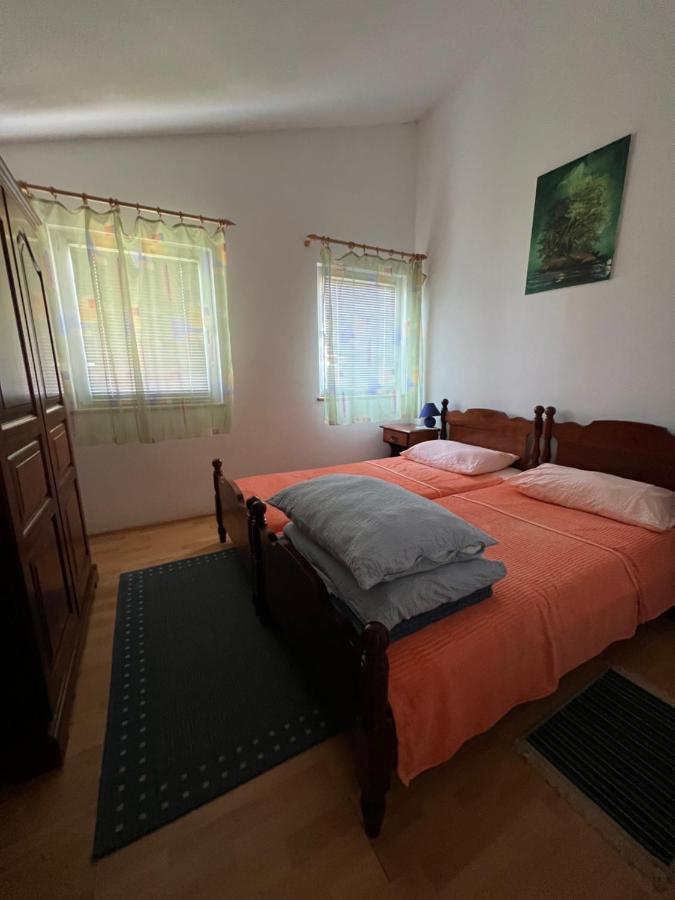 Apartments Akiki 카를로바크 외부 사진